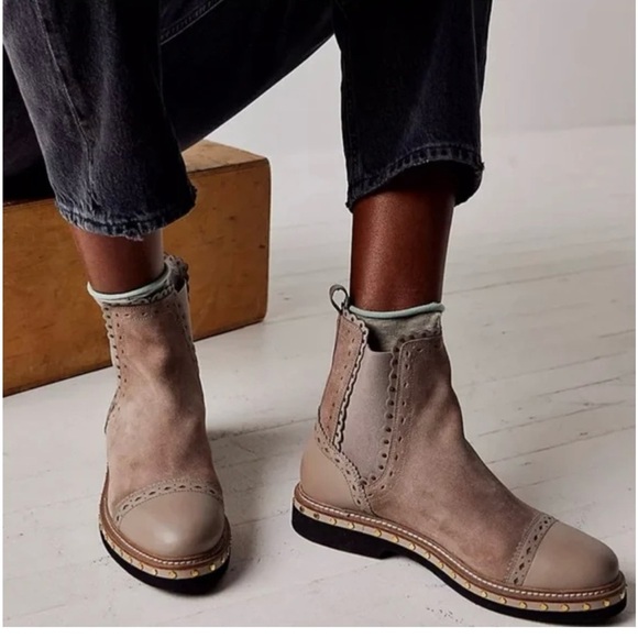 Free People Atlas Chelsea Taupe Suede Chelsea Boots 7.5 - Picture 2 of 12